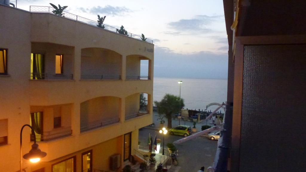 Sea Star Apartment Cefalu Room photo